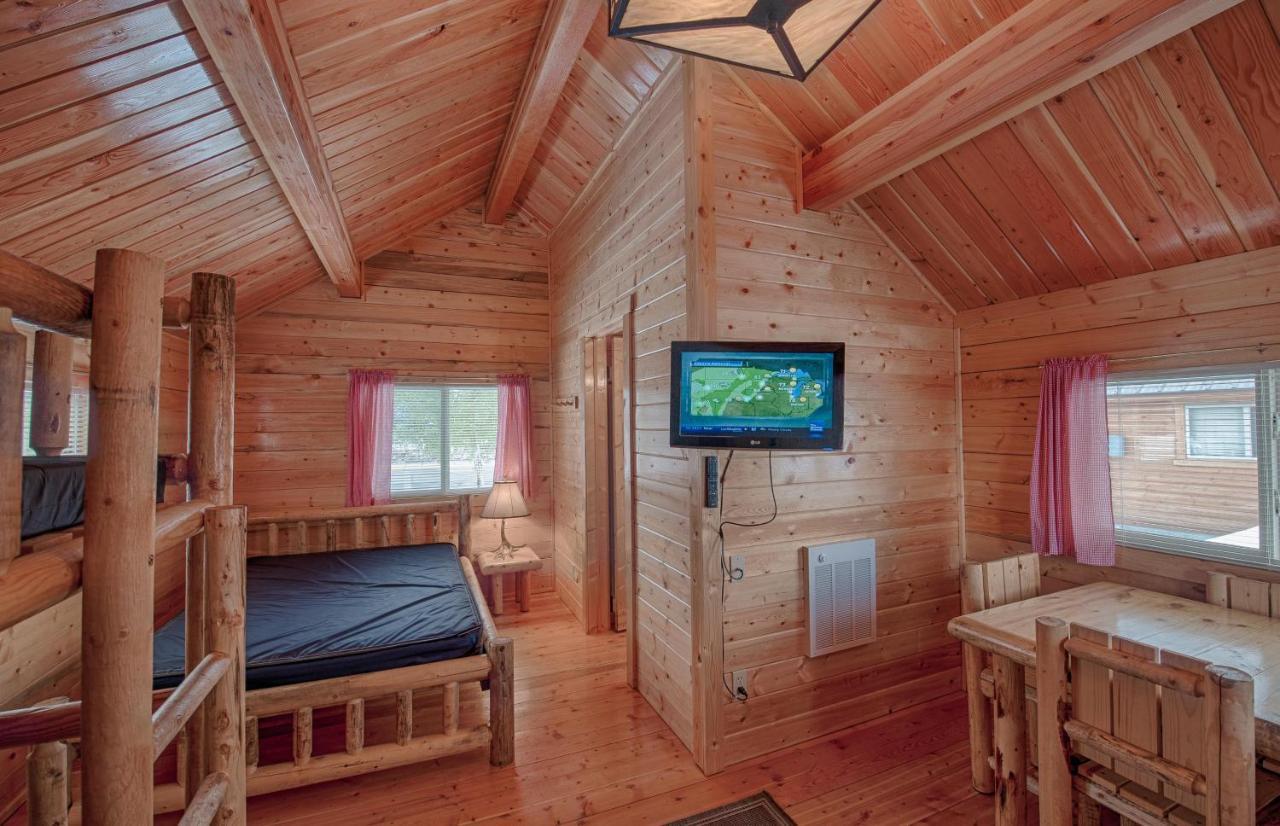 Yellowstone Grizzly Rv Park And Cabins Villa West Yellowstone Bagian luar foto