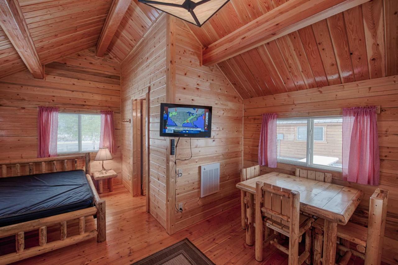 Yellowstone Grizzly Rv Park And Cabins Villa West Yellowstone Bagian luar foto