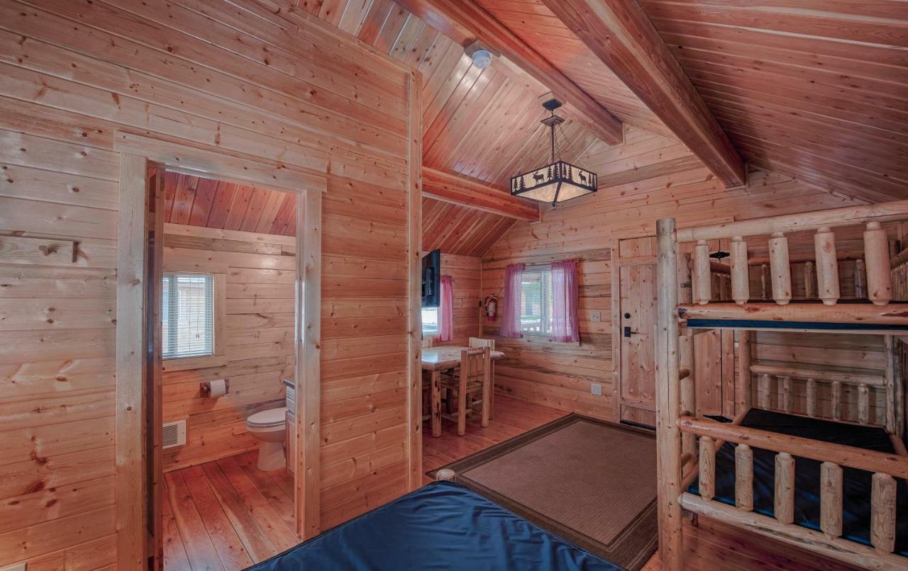 Yellowstone Grizzly Rv Park And Cabins Villa West Yellowstone Bagian luar foto